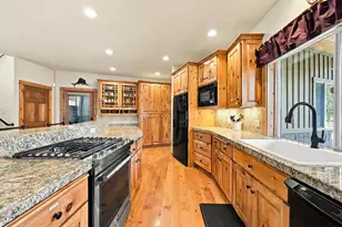18211 Oregon Loop, Sunriver, OR 97707 - Photo 16