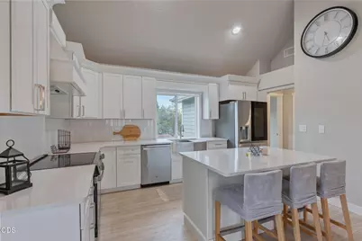 1690 NE Beacon Drive, Grants Pass, OR 97526 - Photo 8