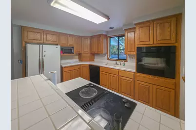 1570 Sleepy Hollow Loop, Grants Pass, OR 97527 - Photo 2