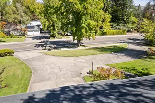 2232 Siskiyou Blvd, Medford, OR 97504 - Photo 32