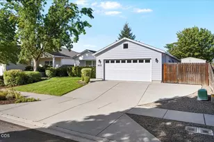 1672 Alexis Way, Medford, OR 97501 - Photo 2