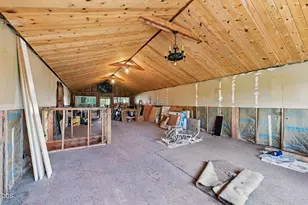 61330 Larsen Rd, Bend, OR 97702 - Photo 48