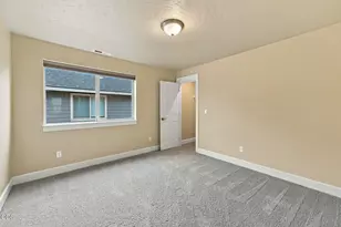 20597 SE Gemstone Ave, Bend, OR 97702 - Photo 34