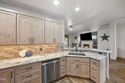 4105 SW Salmon Avenue, Redmond, OR 97756 - Photo 16