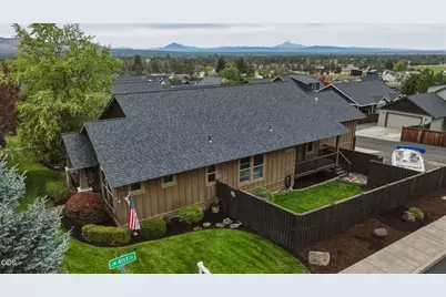 4105 SW Salmon Avenue, Redmond, OR 97756 - Photo 4