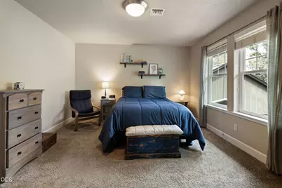 63082 Layton Avenue, Bend, OR 97701 - Photo 18
