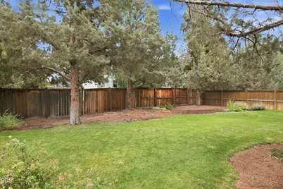 63082 Layton Avenue, Bend, OR 97701 - Photo 32