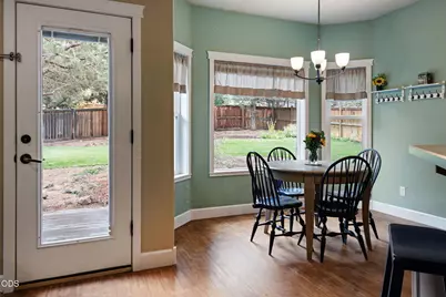 63082 Layton Avenue, Bend, OR 97701 - Photo 14