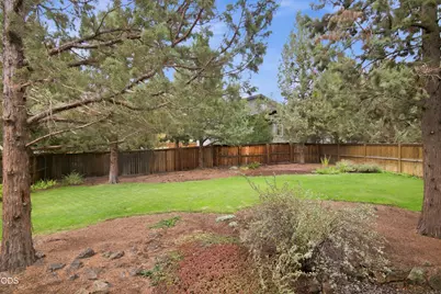 63082 Layton Avenue, Bend, OR 97701 - Photo 34