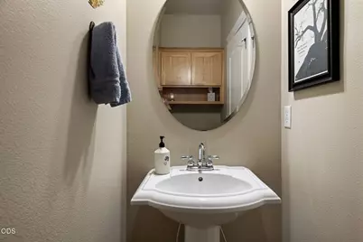 63082 Layton Avenue, Bend, OR 97701 - Photo 16
