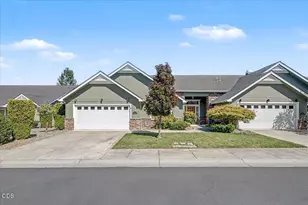 89 Skyhawk Dr, Eagle Point, OR 97524 - Photo 4