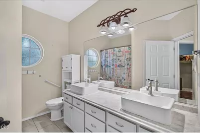 660 Valley Oak Boulevard, Central Point, OR 97502 - Photo 22