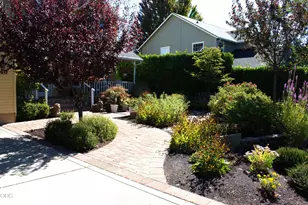 640 Carriage Ln, Jacksonville, OR 97530 - Photo 28