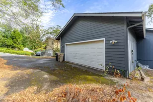 759 NW Bellevue Pl, Grants Pass, OR 97526 - Photo 6