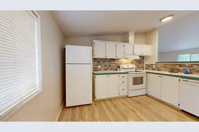 1216 Summit Loop, Grants Pass, OR 97527 - Photo 4