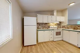 1216 Summit Loop, Grants Pass, OR 97527 - Photo 4