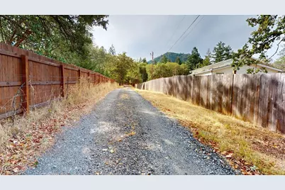 1216 Summit Loop, Grants Pass, OR 97527 - Photo 26