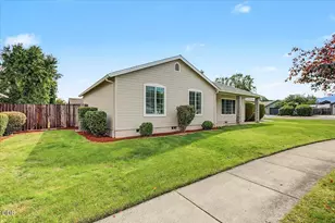 1911 Layla Dr, Medford, OR 97501 - Photo 4