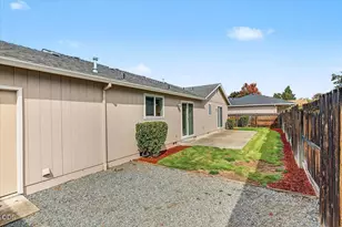 1911 Layla Dr, Medford, OR 97501 - Photo 32