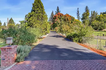 1935 SE Portola Drive, Grants Pass, OR 97526 - Photo 82