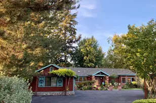 1935 SE Portola Dr, Grants Pass, OR 97526 - Photo 2