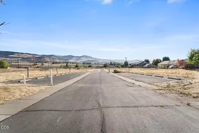 220 Suncrest Road, Talent, OR 97540 - Photo 14