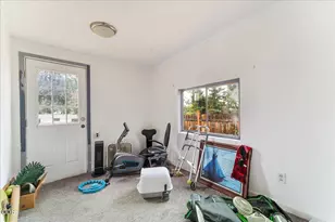 10483 Blackwell Rd, Central Point, OR 97502 - Photo 16