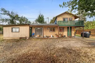 10483 Blackwell Rd, Central Point, OR 97502 - Photo 4