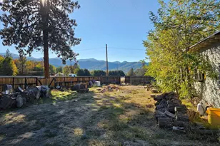 10483 Blackwell Rd, Central Point, OR 97502 - Photo 8