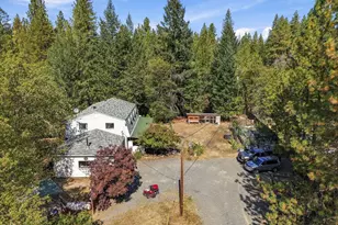 300 Vannoy Creek Rd, Grants Pass, OR 97526 - Photo 2