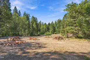 300 Vannoy Creek Rd, Grants Pass, OR 97526 - Photo 38