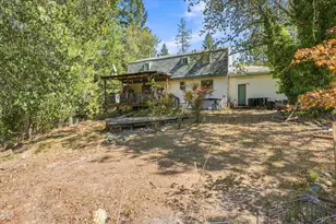 300 Vannoy Creek Rd, Grants Pass, OR 97526 - Photo 34