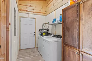54706 Oregon 31, Summer Lake, OR 97640 - Photo 12