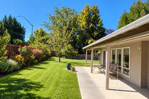 1501 Summit Ridge Cir, Medford, OR 97504 - Photo 26