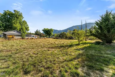 355 Cheslock Road, Grants Pass, OR 97527 - Photo 4