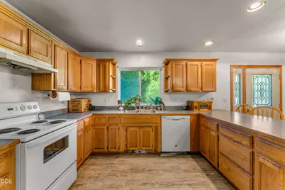 355 Cheslock Road, Grants Pass, OR 97527 - Photo 10