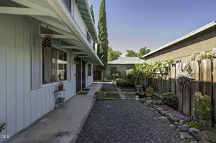 624 Hamilton St, Medford, OR 97501 - Photo 2
