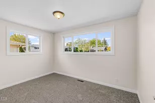 106 Victoria Way, Central Point, OR 97502 - Photo 26