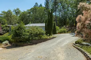 5195 Riverbanks Rd, Grants Pass, OR 97527 - Photo 48