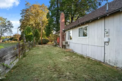 4827 Leonard Road, Grants Pass, OR 97527 - Photo 16