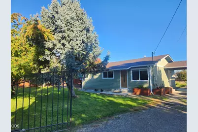 96 W Gregory Road, Central Point, OR 97502 - Photo 2