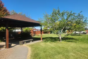 96 W Gregory Rd, Central Point, OR 97502 - Photo 34