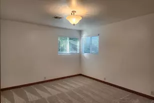 96 W Gregory Rd, Central Point, OR 97502 - Photo 18
