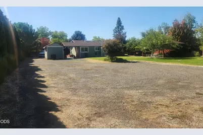 96 W Gregory Road, Central Point, OR 97502 - Photo 42