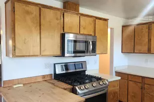 96 W Gregory Rd, Central Point, OR 97502 - Photo 12