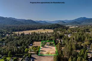 8290 E Evans Creek Rd, Rogue River, OR 97537 - Photo 2