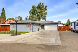 1004 Barlynn St, Medford, OR 97501 - Photo 12