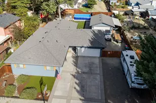 1004 Barlynn St, Medford, OR 97501 - Photo 10