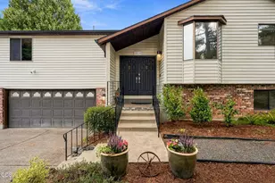12199 SE Henderson Dr, Portland, OR 97266 - Photo 2