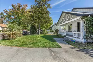 711 SW H St, Grants Pass, OR 97526 - Photo 4